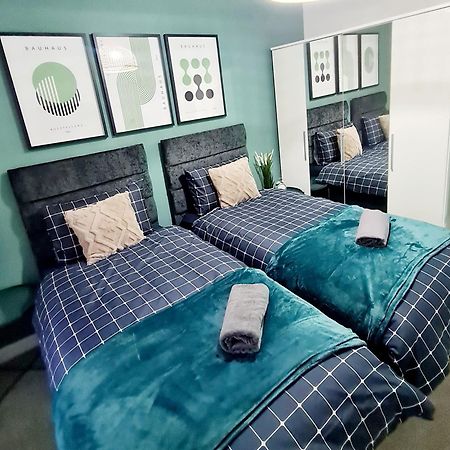 Bright 3Br Walking Distance To Town - Free Parking Apartman Glasgow Kültér fotó
