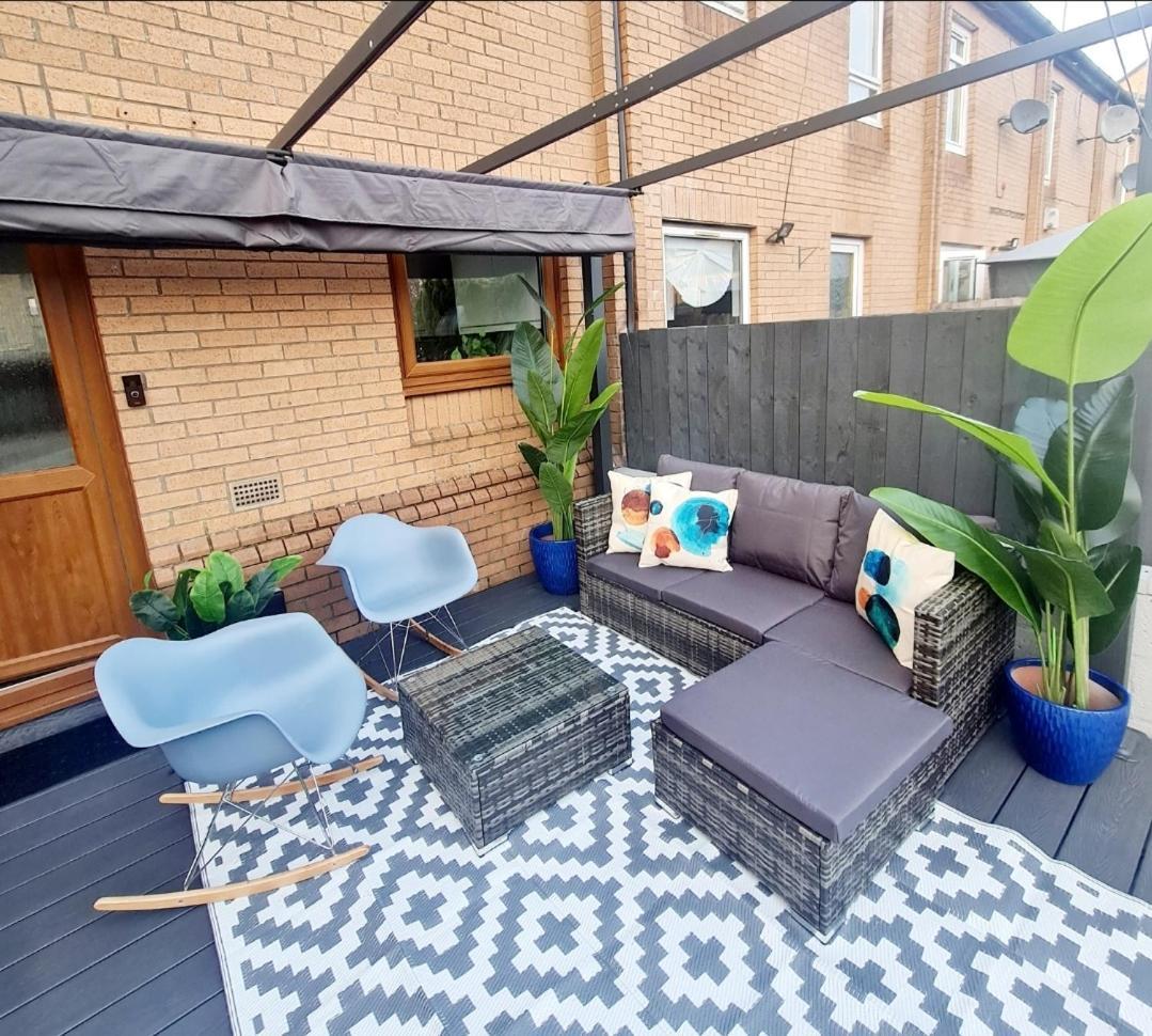 Bright 3Br Walking Distance To Town - Free Parking Apartman Glasgow Kültér fotó