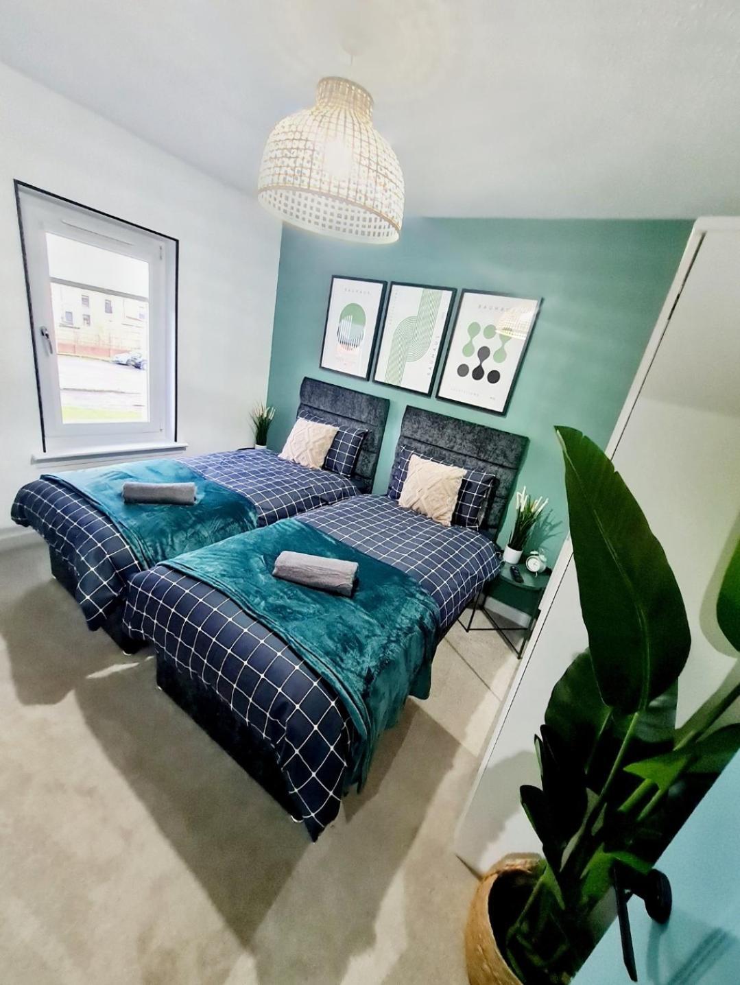 Bright 3Br Walking Distance To Town - Free Parking Apartman Glasgow Kültér fotó