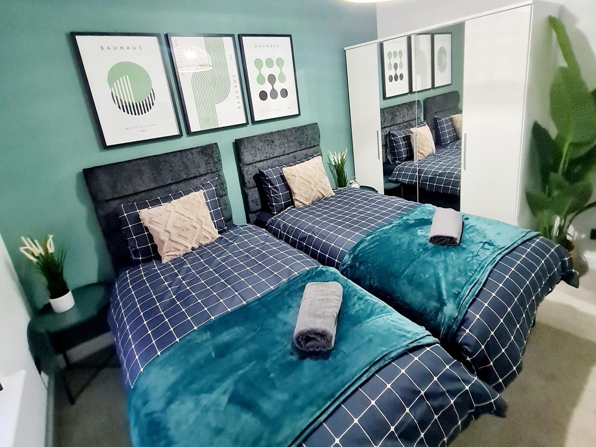Bright 3Br Walking Distance To Town - Free Parking Apartman Glasgow Kültér fotó
